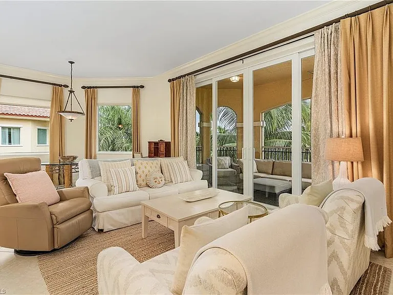 2728 Tiburon Blvd E #A-401 — Photo 4