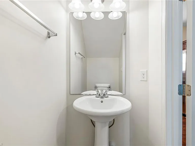 105 Sommerwall Pl — Photo 12