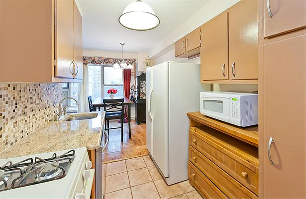 Sold by Douglas Elliman | media 17