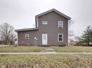 228 E Mulberry St, Mendon, IL 62351