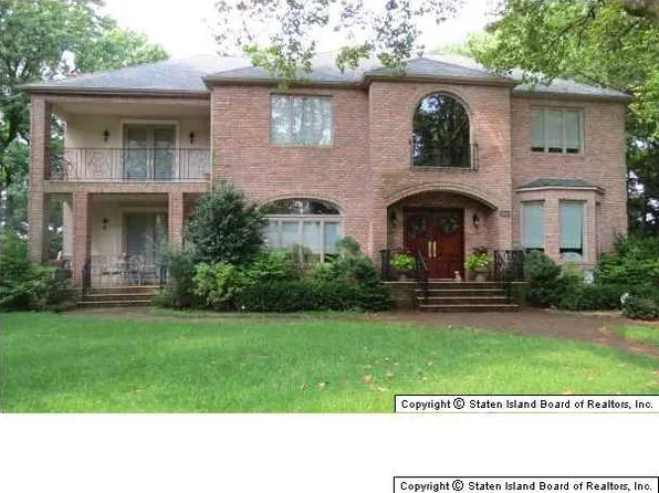 79 Longfellow Avenue image 1 of 20