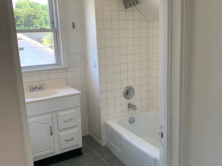 210 Craig Ave — Photo 16