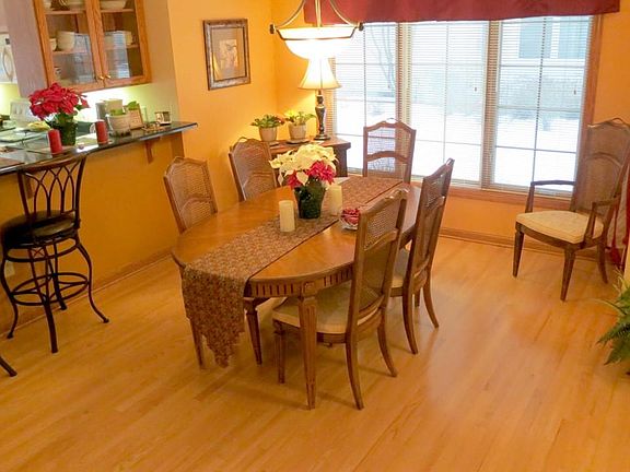 5th image of 406 Meadowdale Dr