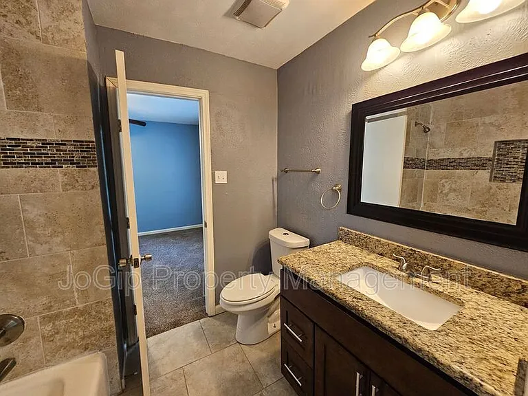 216 Wesley Dr — Photo 29