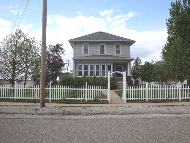 1st image of 429 W Koplin Ave