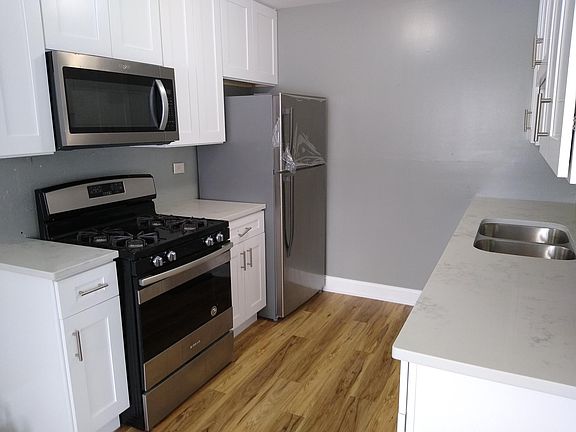 2nd image of 381 Newport Ln