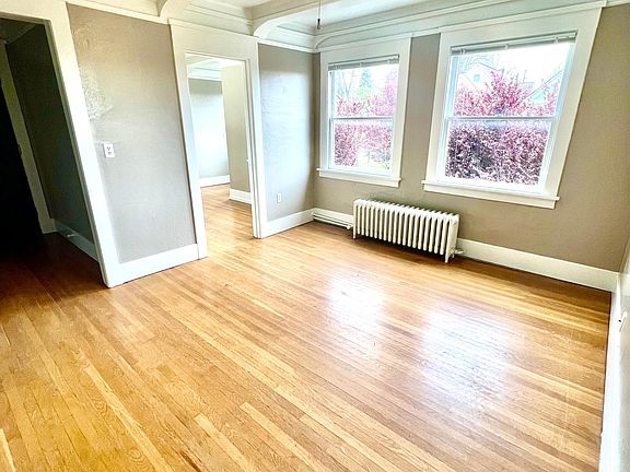 3rd image of 901 N M St APT 10