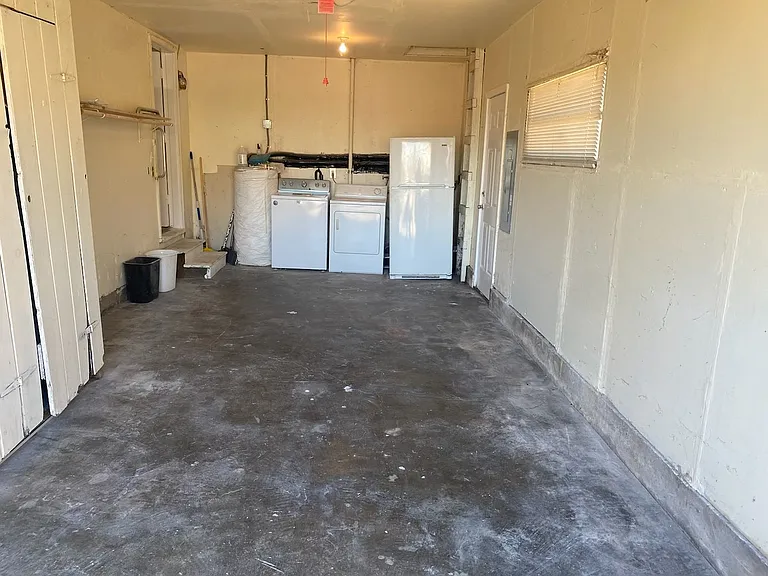 1234 NE Highland St — Photo 9