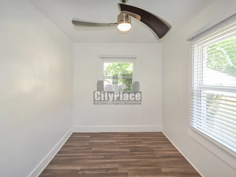 810 N Gladstone Ave — Photo 11