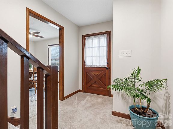 4th image of 107 Friendfield Dr