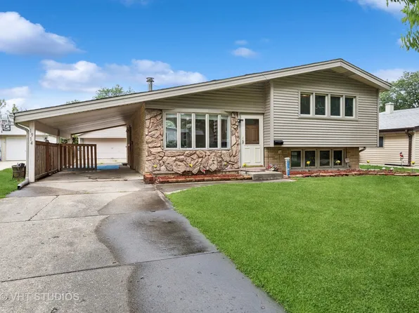 1914 Nimitz Dr, Des Plaines, IL 60018