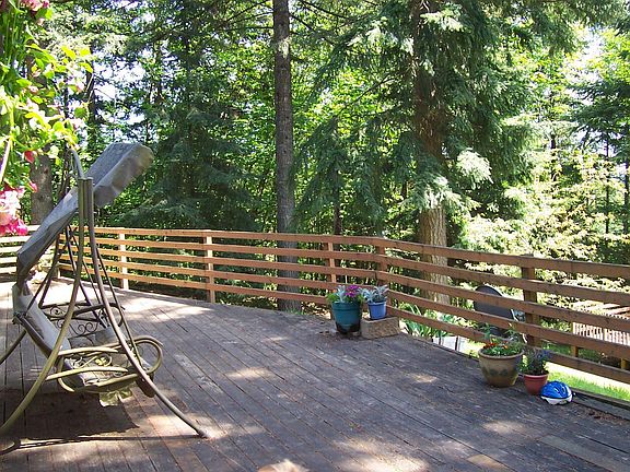 front deck, overlook pool