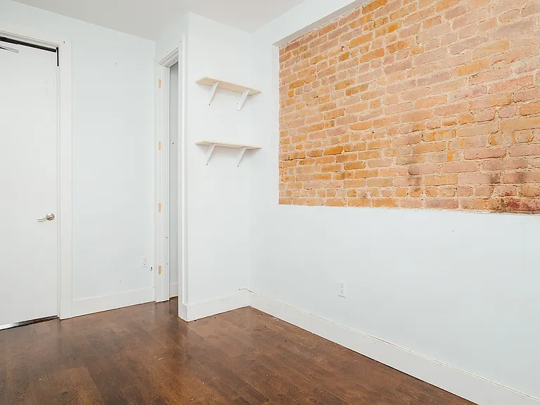 1426 Putnam Ave #1B — Photo 7