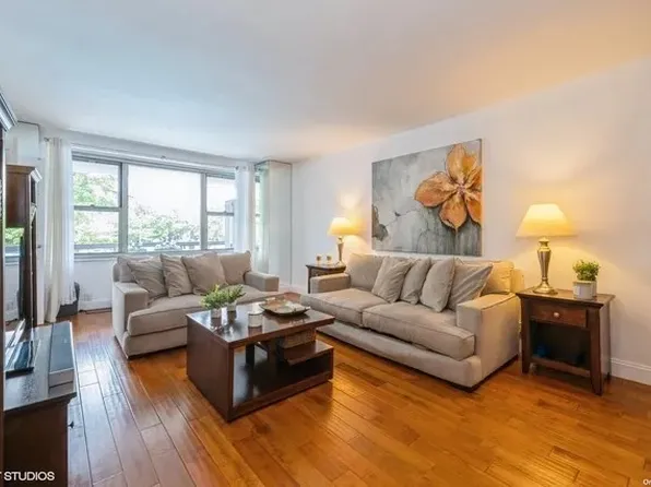 70-25 Yellowstone Boulevard image 2 of 12