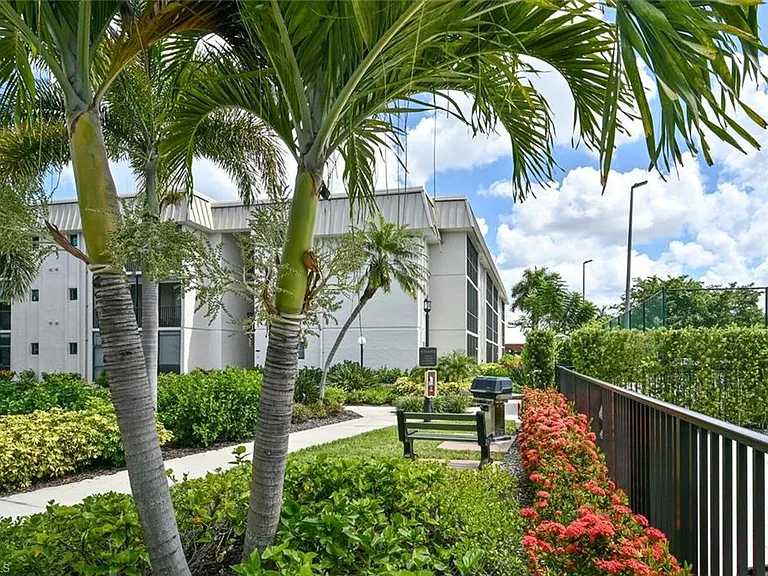 788 Park Shore Dr #G17 — Photo 44