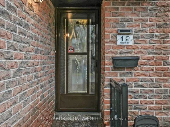 12 Woodglen Way, Markham, ON L3R 3A8