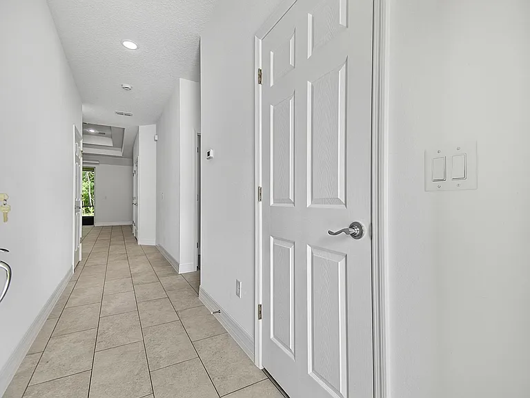 14 Ullynn Pl #A — Photo 35