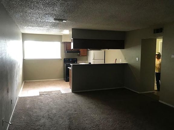 4th image of 15525 Blackhawk Blvd #16