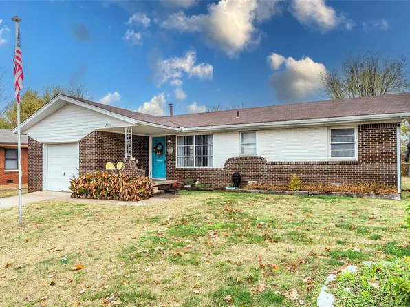 2200 Clary Dr, Midwest City, OK 73110