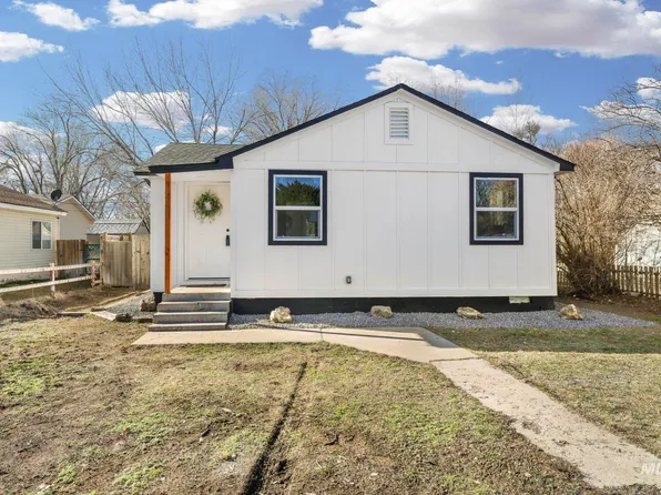 1033 Nevada St, Gooding, ID 83330