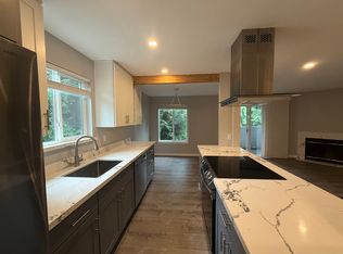 9012 236th St SW APT D, Edmonds, WA 98026