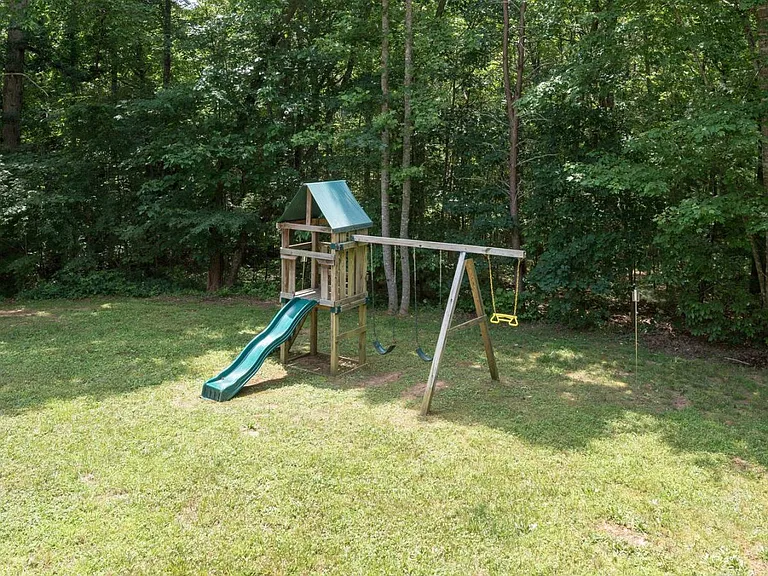 58 Old Spring Dr — Photo 16