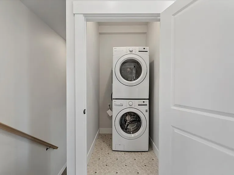 Bradbury Luxury Townhomes — Photo 43