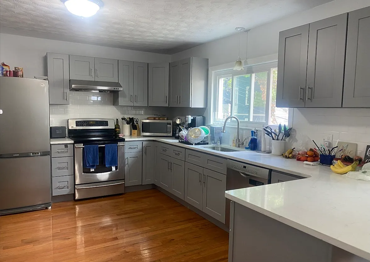 5 bed, 9999 sqft, $7,250 — Photo 1