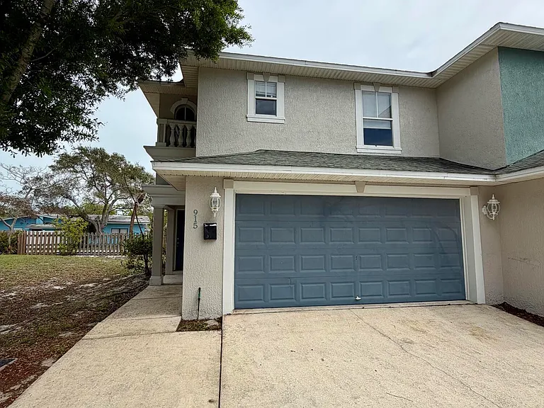 915 Twisting Branch Ct — Photo 2