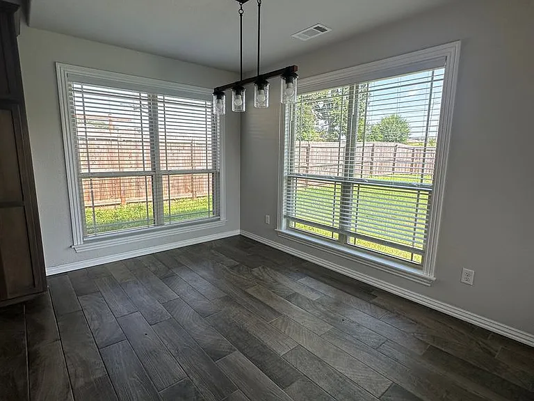 1505 Northridge Dr E — Photo 15