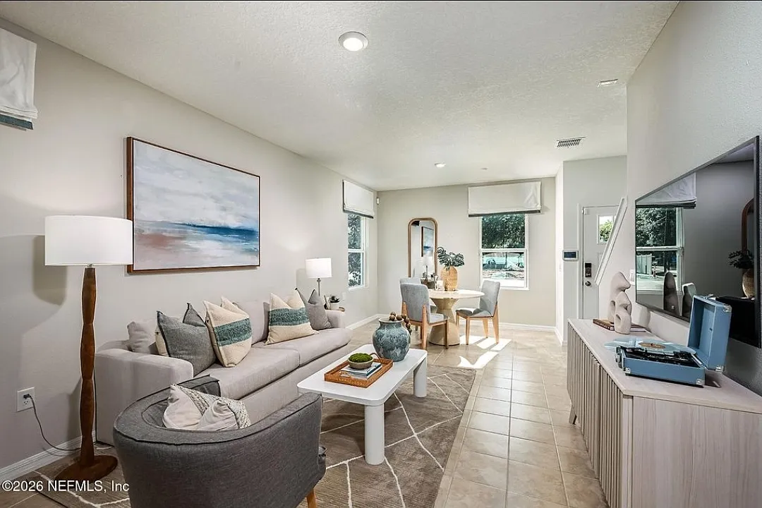 2 bed, 2.5 bath, 1180 sqft, $1,675 — Photo 2