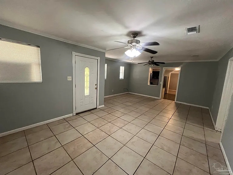 203 Edison Dr — Photo 3
