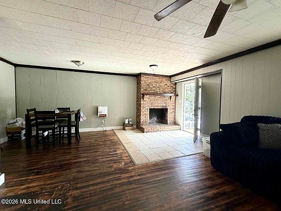 2nd image of 307 Albert St