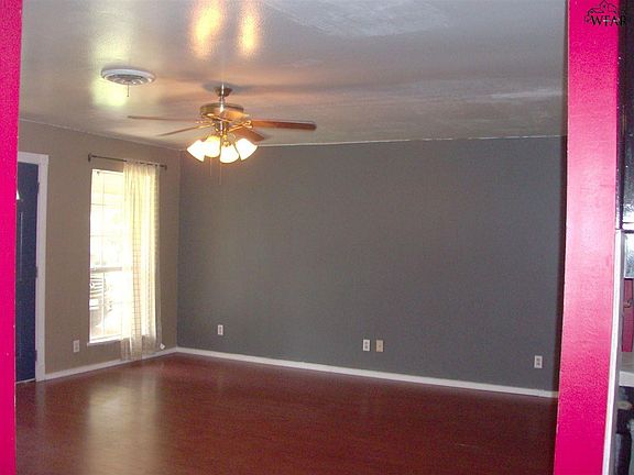 2nd image of 1002 W Louisa Ave