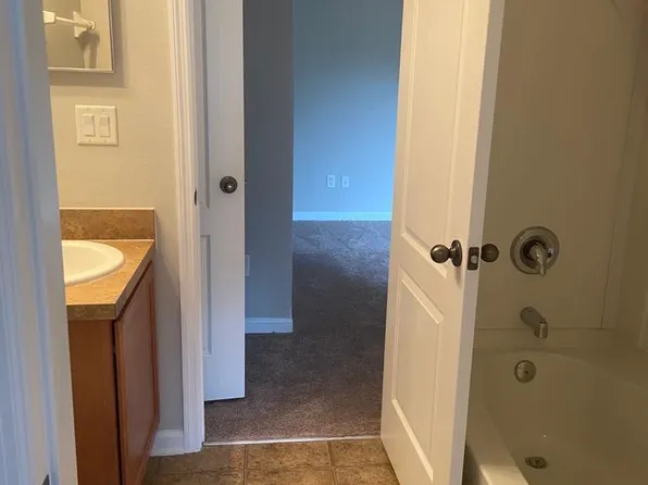 7772 Playschool Ln, Jacksonville, FL 32210