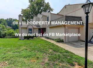 573 NW Valleybrook Rd, Blue Springs, MO 64014