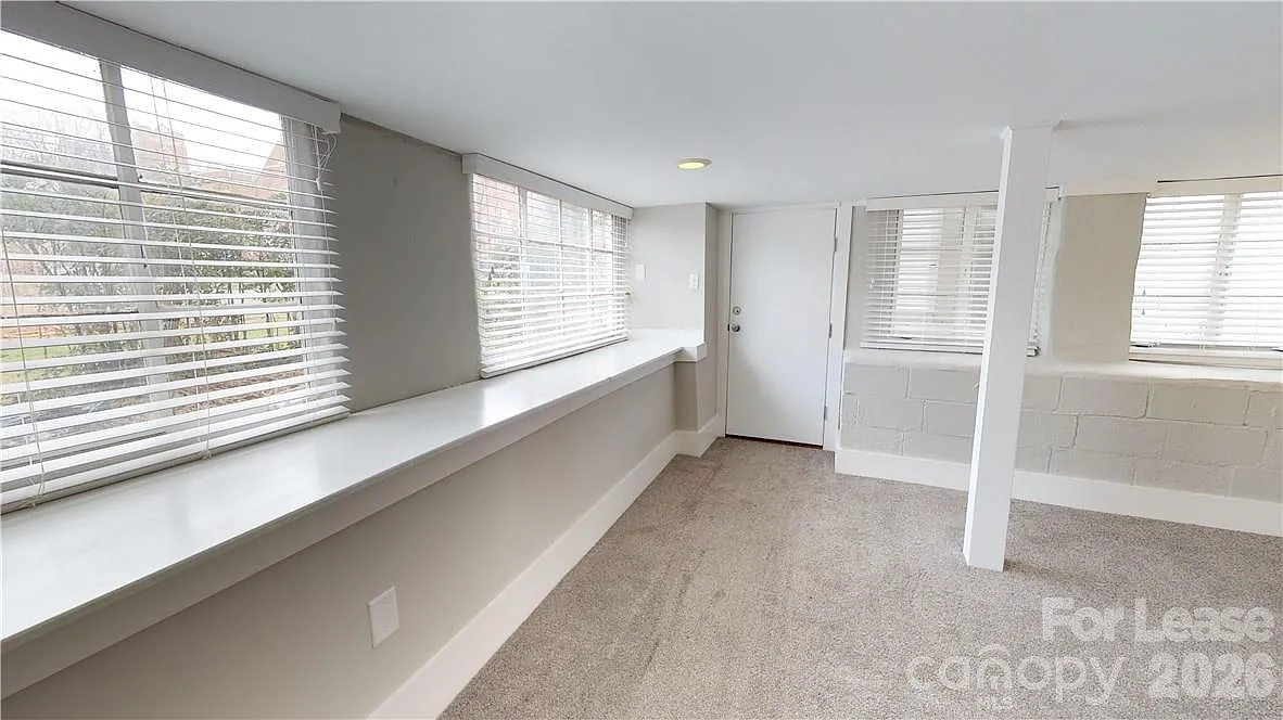 Studio, 1.0 bath, 287 sqft, $975 — Photo 3