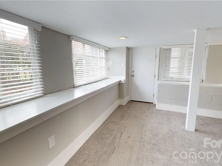 428 Hawthorne Ln #5 — Photo 3