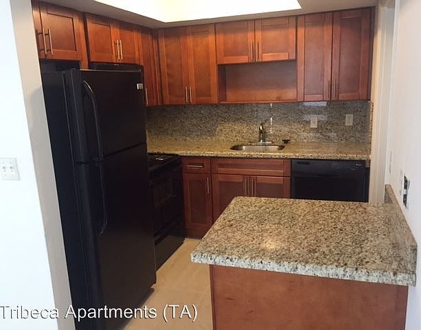 1st image of 2101 NE 51st St APT 05