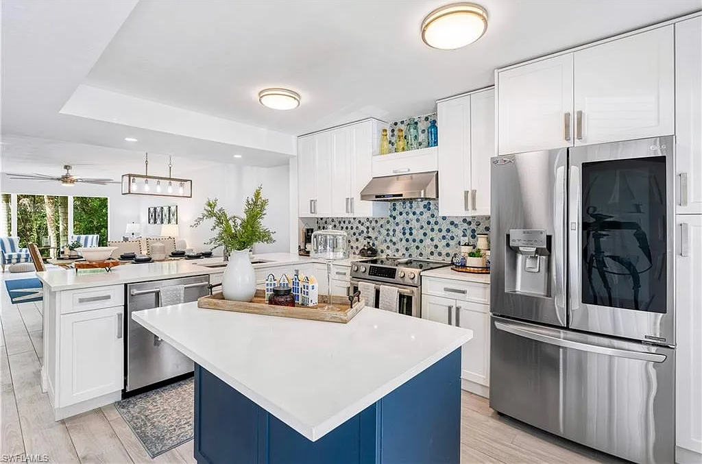 3001 Sandpiper Bay Cir — Photo 4