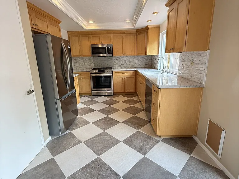 2604 Jacaranda Ave — Photo 9