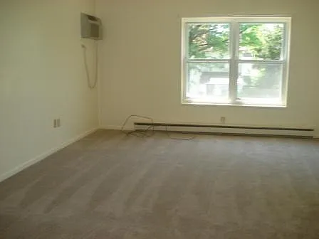 929 E Pleasant Ave — Photo 2