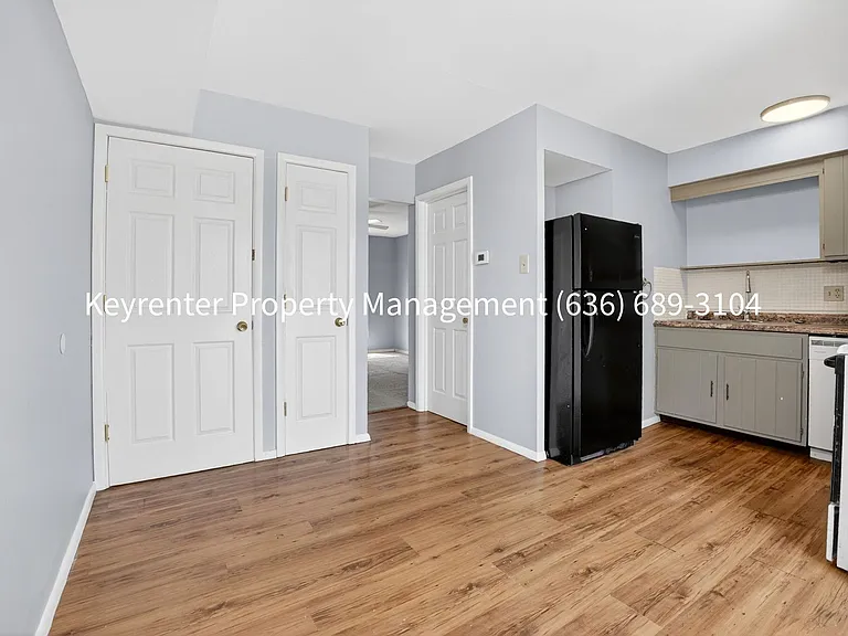 920 Parkcrest Dr — Photo 6
