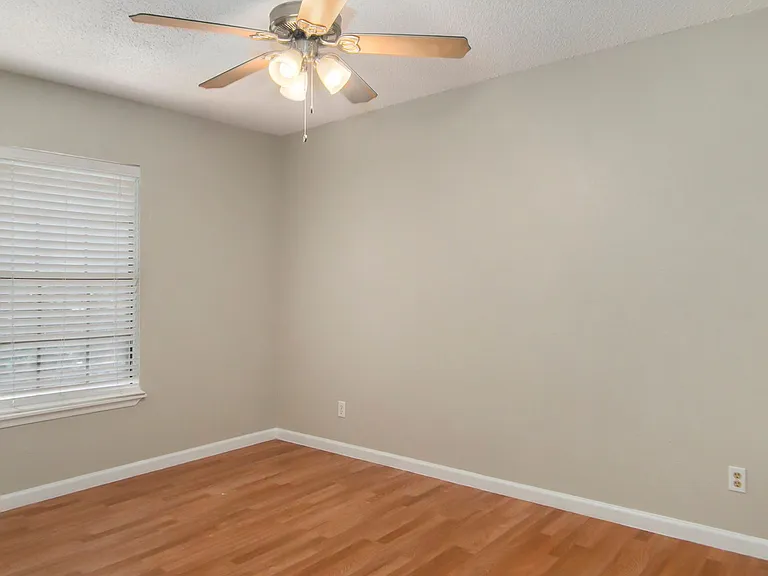 2541 Galemeadow Dr — Photo 16