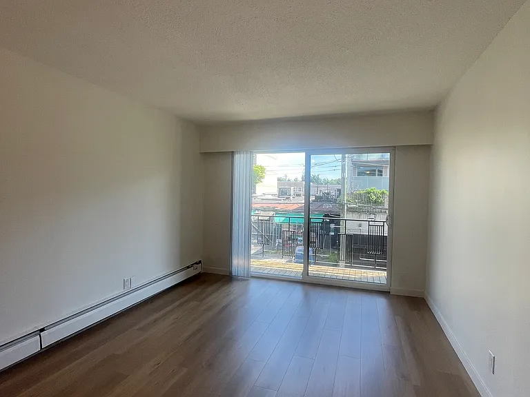 2228 Franklin St #309 — Photo 6