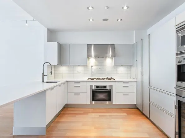 15 West 20th Street 8B image 3 of 11