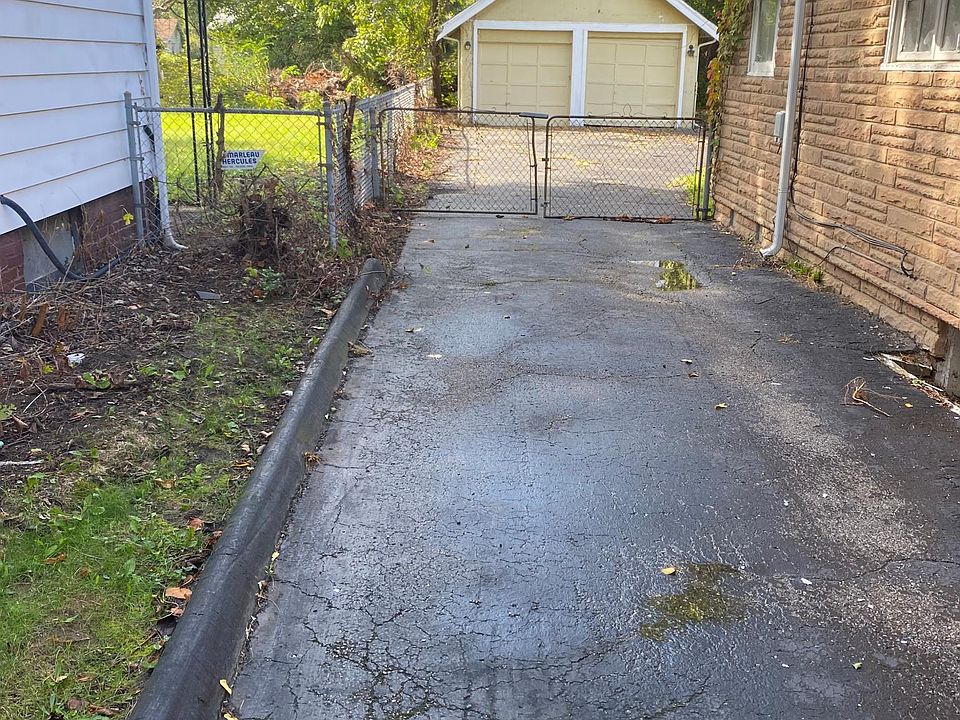 2nd image of 907 Brookley Blvd