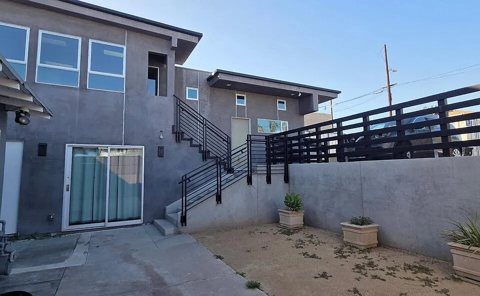 3931 W Slauson Ave