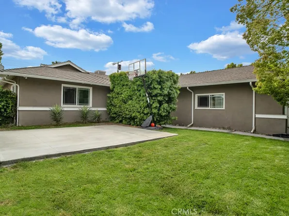 23812 Calvert St, Woodland Hills, CA 91367