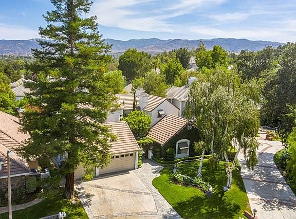 5th image of 24390 Mornington Dr